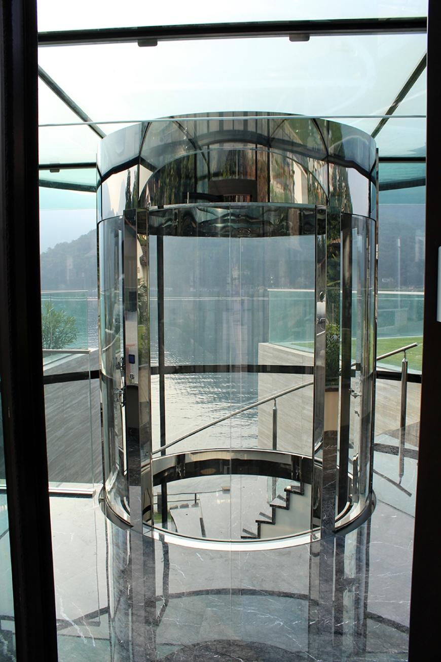 Installazione di un ascensore interno circolare Giotto a Lugano